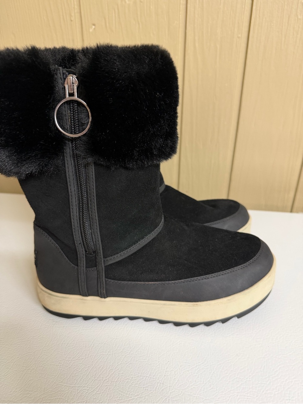 Koolaburra Black Faux-Fur Cuff Winter Boots